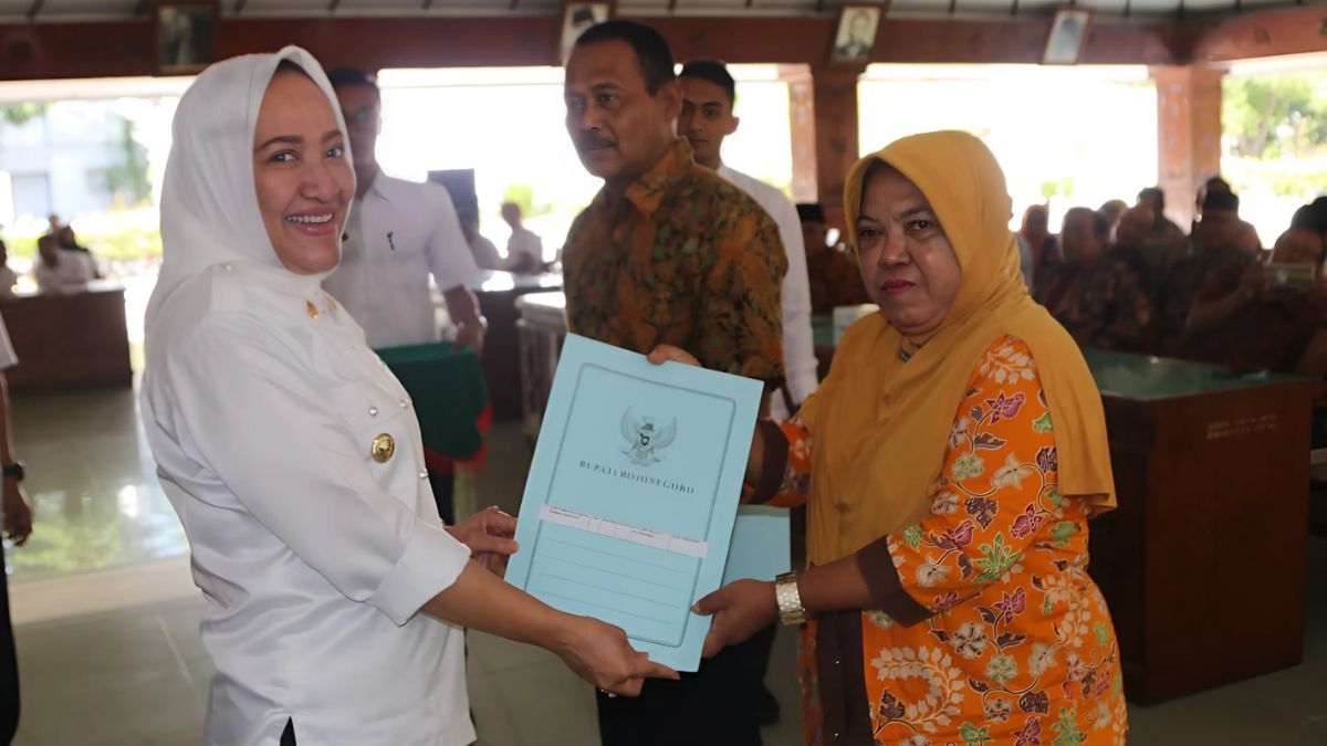 Tabel gaji pensiunan PNS golongan I, II, III, dan IV yang berlaku pada 2025 sesuai PP Nomor 8 Tahun 2024.
